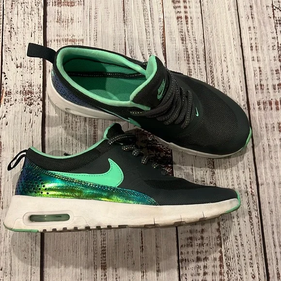 Nike Air Max Tennis Shoes - Picture 1 of 11